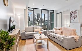 Central 2-Bed Apartment With Parking, Pool And Gym